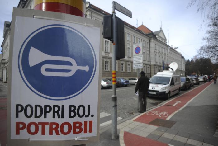 Protest proti mariborskim svetnikom