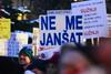 Bo zadovoljstvo protestnikov z odhodom Janeza Janše z mesta premierja preglasilo dosedanje radikalnejše ideje o drugačni družbi? Foto: MMC/Miloš Ojdanić
