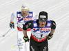 Dario Cologna in Johan Olsson sta dobrih 10 kilometrov tekla skupaj, nato se je Švicar s padcem sam izločil v boju za zlato. Foto: Reuters