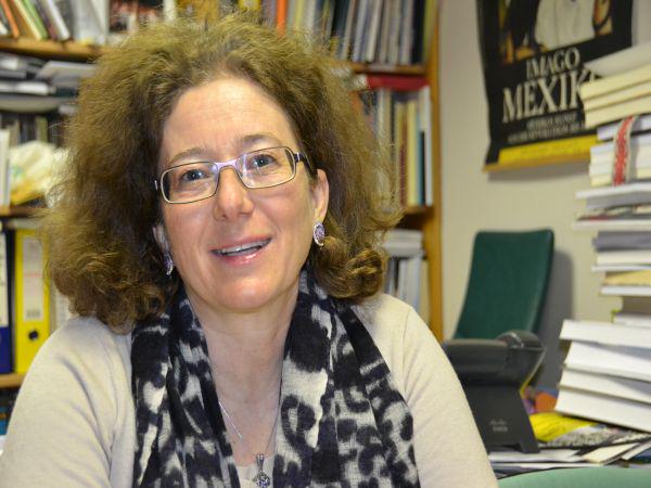 Darja Zaviršek: Mednarodni dan žensk je bil ustanovljen pred stotimi leti, ko so se ženske in ozaveščeni moški borili za iste stvari, za katere se borimo še danes. Foto: MMC RTV SLO