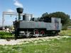 Prvotno so po progi vozile manjše lokomotive tipa U. Na fotografiji vidimo lokomotivo U-37, ki je postavljena na ogled pred železniško postajo v Kopru. Foto: Rok Omahen