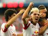 Kevin Kampl (Salzburg/Avstrija) je s šestimi prvenstvenimi goli najučinkovitejši slovenski nogometaš v Evropi in lovi Milivoja Novakovića, ki je v koledarski sezoni na Japonskem dosegel osem golov. Foto: EPA