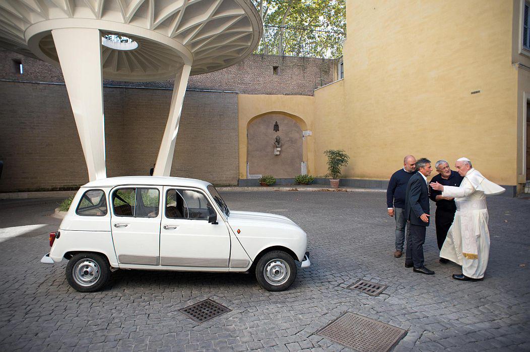 Resultado de imagen para coche del papa francisco