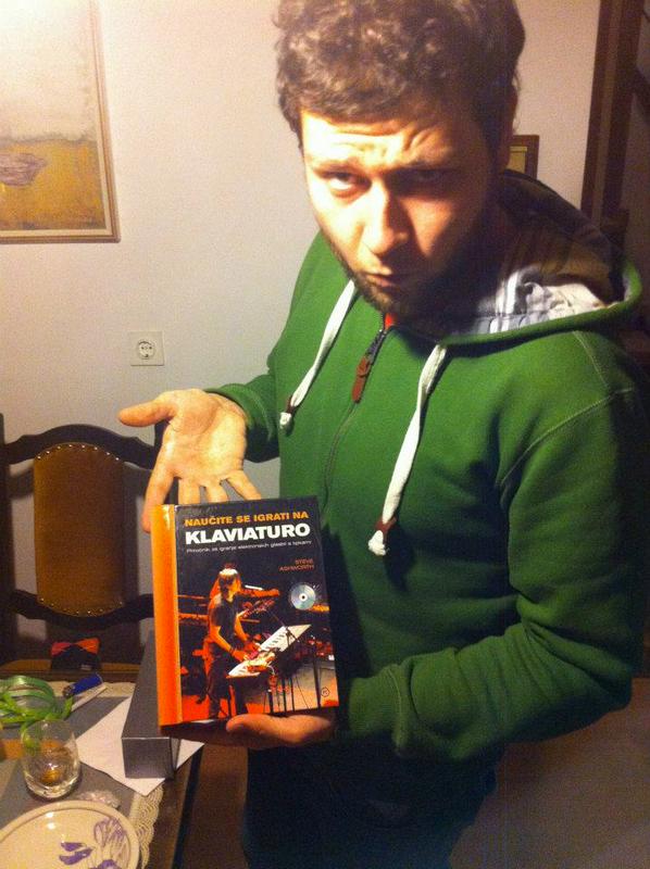 Naučite se igrati na klaviaturo. Priročnik za igranje elektronskih glasbil s tipkami