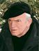 Milan Kundera je imel zaradi protipartijskih aktivnosti večkrat težave z oblastjo, zato se je leta 1975 preselil v Francijo. Leta 1979 so mu odvzeli češkoslovaško državljanstvo, po tistem je pridobil francoskega. Foto: EPA