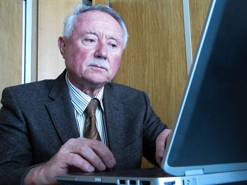 Anton Bebler ocenjuje, da je bilo 15 let Slovenije v Natu večinoma pozitivnih, tako po politični kot po vojaški plati. Foto: MMC RTV SLO Anton Bebler ocenjuje, da je bilo 15 let Slovenije v Natu večinoma pozitivnih, tako po politični kot po vojaški plati. Foto: MMC RTV SLO