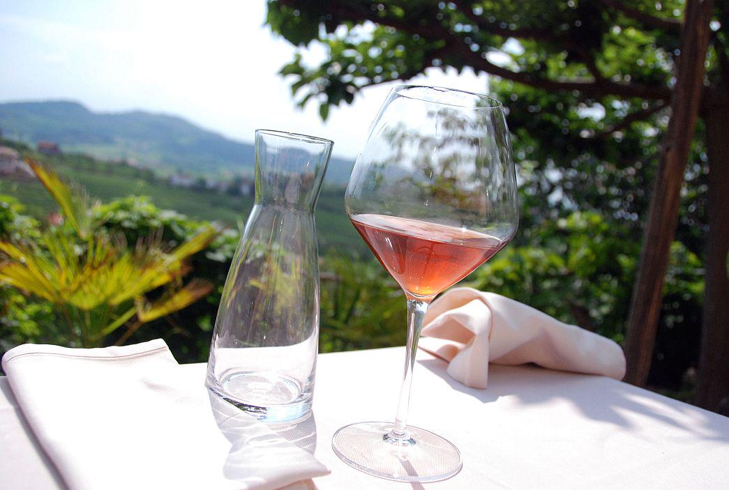 Klinci so močno prisotni na specializiranih sejmih, posvečenih naravnim vinom. Največji tovrstni sejmi so v Italiji (Vini Veri v Cerei, Vini Naturali v Vicenzi ...).