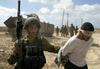 Izrael se predstavlja kot žrtev krvi željnih Palestincev, to podobo pa deloma negujejo tudi svetovni mainstreamovski mediji. Foto: EPA