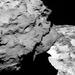 Komet je le deloma prekrit z ledom, saj je precej toplejši od prvih predvidevanj. Foto: ESA/Rosetta/MPS for OSIRIS Team MPS/UPD/LAM/IAA/SSO/INTA/UPM/DASP/IDA