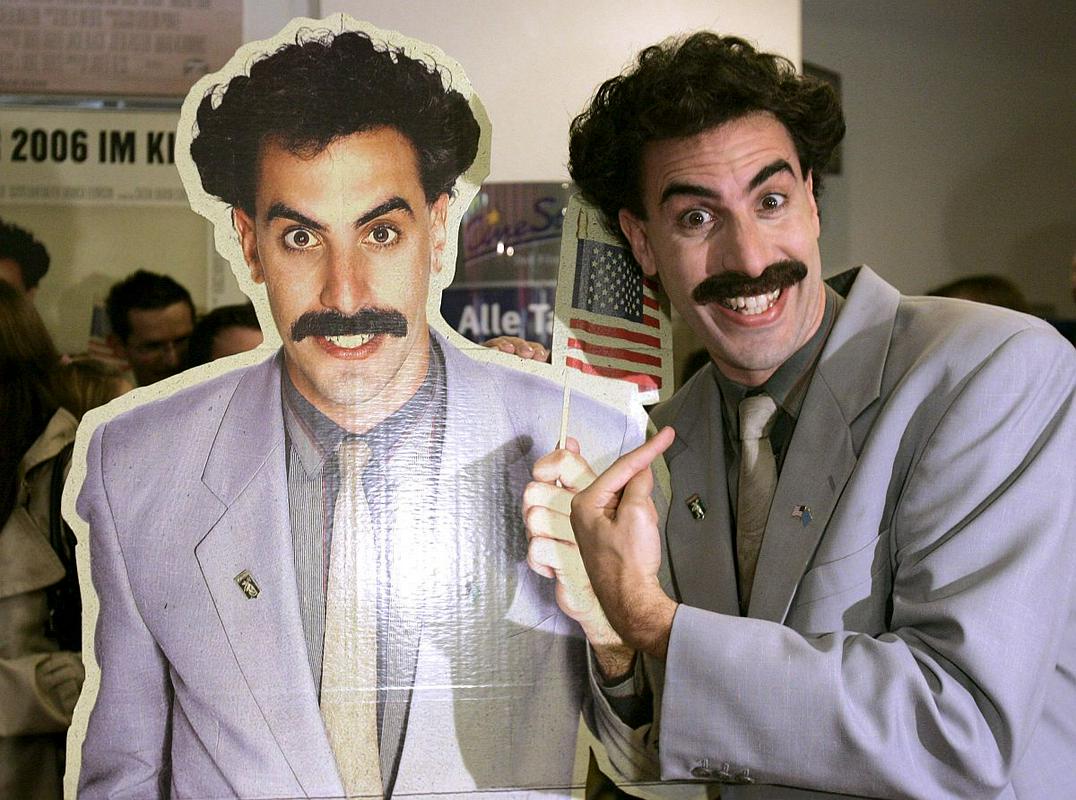 Bistvo šokantnega Boratovega vedenja je seveda v tem, da razkrije predsodke in hinavščino ameriške kulture.  Včasih njegovi sogovorniki mirno sprejmejo njegove nesramne poglede na raso in družbo ter se strinjajo z njim, drugi pa mu poskušajo dati patriotsko lekcijo zahodnih vrednot.  Foto: EPA