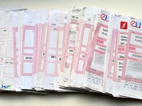 Na mestni blagajni letos plačanih manj položnic kot lani