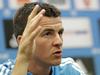 Joey Barton je prepričan, da v Angliji mladi nogometaši v očeh javnosti in predvsem medijev hitro postanejo (super)zvezdniki, kar po njegovem mnenju ustavlja njihov razvoj in slabi celotno generacijo reprezentance. Foto: EPA