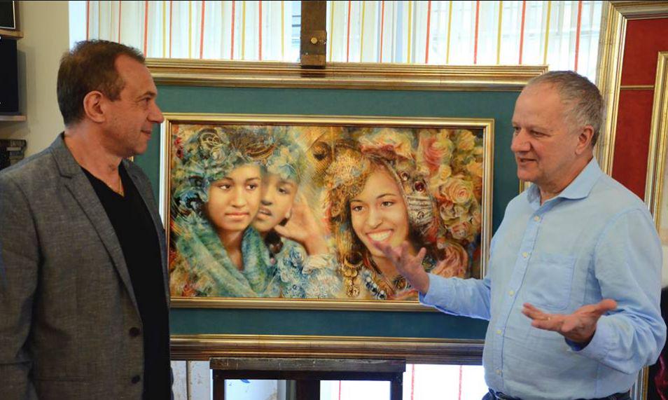 Še preden so sliko poslali v ZDA, si jo je v živo pogledal tudi ameriški veleposlanik Joseph Mussomeli. Foto: Facebook stran Galerija Mik Simčič
