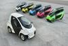 35 trikolesnih vozil toyota i-ROAD in 35 štirikolesnih vozil toyota auto body COMS je na voljo za mestne vožnje. Foto: Toyota