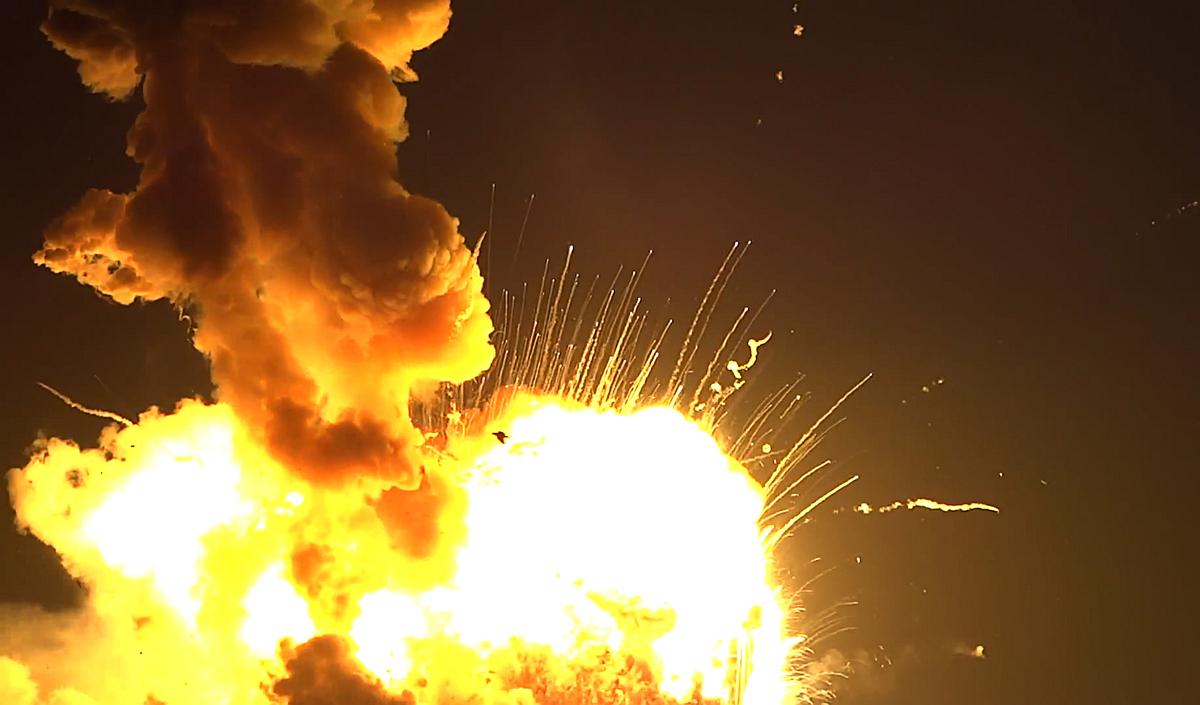 V eksploziji Antaresa poškodovanih ni bilo, je bilo pa zato poškodovano izstrelišče. Foto: REUTERS/Matthew Travis/Zero-G News