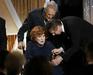 Maureen O'Hara z džentelmenoma - Clintom Eastwoodom in Liamom Neesonom - ki sta ji predala nagrado. Foto: Reuters