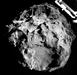 Pogled navzdol. Med pristajanjem na oddaljenosti treh kilometrov je sonda Philae posnela tole fotografijo. Foto: ESA/Rosetta/Philae/ROLIS/DLR