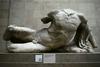 Odstranjevanje marmornega okrasja s spomenikov atenske Akropole je potekalo med letoma 1801 in 1812, kipe in reliefe pa so z ladjami pošiljali naravnost na Britansko otočje. Foto: Reuters