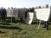 Kmetje so jezni, ker na protest ni prišel niti en predstavnik države. Foto: MMC RTV SLO/Danijel Poslek