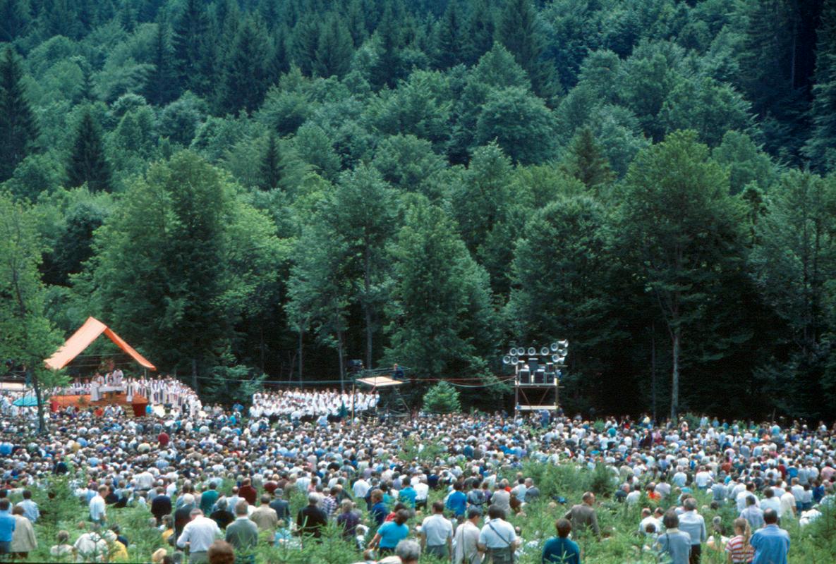 Spravna slovesnost v Kočevskem rogu, 8. julij 1990