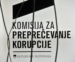 KPK opozarja na korupcijska tveganja pri izvajanju okulistične dejavnosti  in predpisovanju očal
