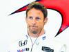 Jenson Button kljub neučinkovitosti svojega moštva, predvsem pa Hondinega pogonskega sklopa ni obupal. Prepričan je, da lahko McLaren na dolgi rok vrže rokavico za zdaj neulovljivemu Mercedesu. Foto: EPA