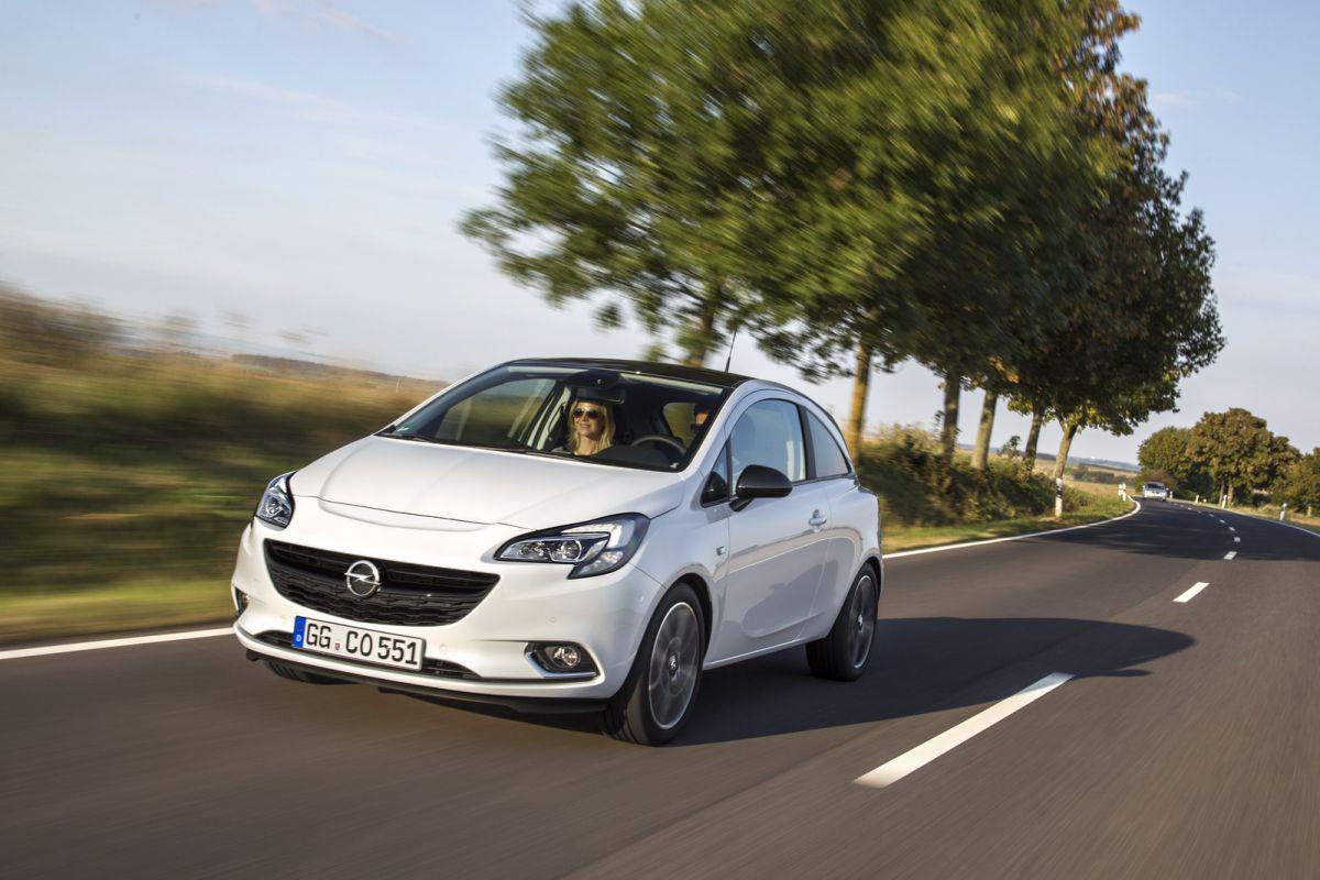 Opel corsa LPG se razen v dodatni posodi za plin in dodatnem stikalu v potovalni kabini v ničemer ne razlikuje od corse s klasičnimi pogonskimi agregati. Foto: Opel