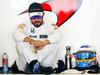 Fernando Alonso, po mnenju številnih najboljši dirkač v trenutni zasedbi formule ena, z McLarnovim dirkalnikom letos ne bo žel uspehov. Foto: EPA
