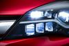 Doslej so bili tovrstni sistemi namenjeni le za vozila premijskega razreda. Pri Oplu obljubljajo cenovno dostopnost. Foto: Opel