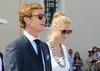 Za slavje na monaškem dvoru sta poskrbela Pierre Casiraghi in Beatrice Borromeo, ki sta uradno postala mož in žena. Foto: Reuters
