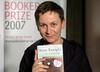 Ko je leta 2007 Anne Enright žirijo za Bookerjevo nagrado prepričala z romanom Shajanje (The Gathering), je bila tako rekoč neznano pisateljsko ime, letos se je Irka vrnila med najboljših 13 z delom The Green Road. Foto: EPA