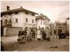 Avstro-ogrski vojaki in domačini pri vodnjaku v Dolnji Vrtojbi leta 1915