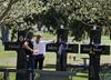 Po vsaki tragediji se Američani zazrejo vase in ponovno načnejo debato o pravici do orožja, a ne pridejo prav daleč. Foto: AP