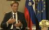 Začasni nadzor nad mejo z Madžarsko ni zapora meje, meja je še vedno prehodna, vendar jo nadziramo zato, da jo obvladujemo, je dejal Miro Cerar. Foto: MMC RTV SLO