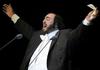 Pavarotti je širšo javnost dosegel predvsem kot eden od Treh tenorjev, ko je nastopal skupaj s Placidom Domingom in Josejem Carrerasom. Foto: EPA