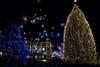Veseli december se je letos v Ljubljani začel že konec novembra s prižigom lučk, vrhunec praznovanja pa bo jutri. Foto: BoBo