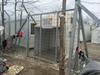 Makedonija se je znašla v paradoksalnem položaju. Evropske meje brani pred prebežniki, ki prihajajo iz članice Evropske unije, medtem, ko so makedonska pogajanja blokirana. Brani schengensko območje, čeprav je v njem ni.Foto: osebni arhiv Boštjana Anižina