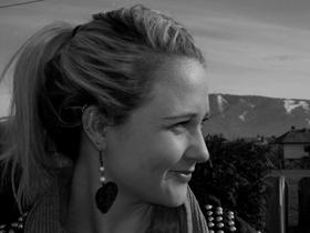 Ninna Kozorog: ”Ni normalno, da starostniki brskajo po smeteh”