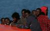 Bruselj bo v kratkoročnem ukrepu za zajezitev migracij skrbniški sklad za Afriko okrepili z dodatno milijarde evrov. Foto: Reuters