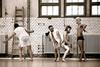 Plesalec in koreograf Matej Kejžar, tudi iniciator festivala Pajek in umetniški vodja festivala, se je izobraževal na amsterdamski School for New Dance Development, na postdiplomskem programu The X-Group na P.A.R.T.S. v Bruslju in pri Trishi Brown v New Yorku. Več let je bil član plesnega kolektiva Rosas Anne Terese De Keersmaeker. Zaključno predstavo avtorske trilogije, Rave, je lani premierno predstavil na avignonskem festivalu. Na letošnjem Pajku bo premierno predstavil novo koreografsko stvaritev, Klub 1 2. Foto: Petra Veber