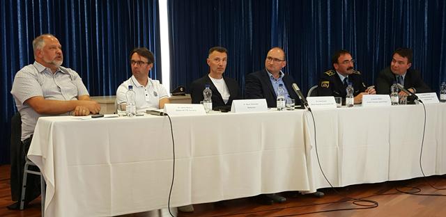 Okroglo mizo so v Portorožu organizirali portoroška Fakulteta za turistične študije - Turistica, Hoteli Bernardin in Policijska uprava Koper.