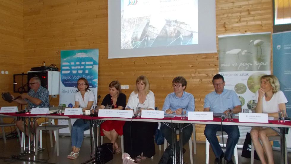 Udeleženci razprave o priložnostih slovenske obale. Foto: Maja Kirar.