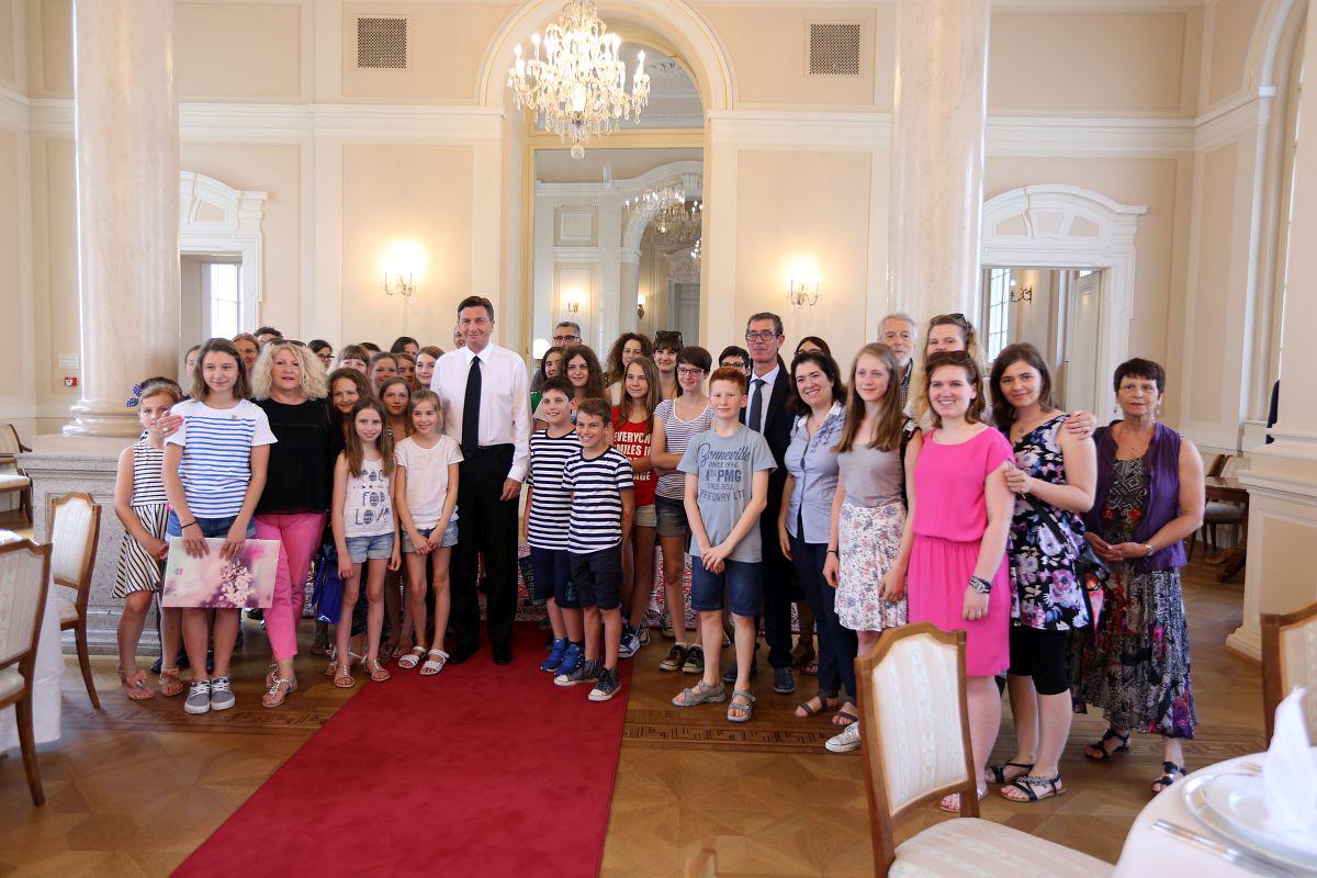 Splitski otroci zapeli Himno v Parlamentu