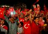 Predsednik Erdogan se je z množično podporo svojih privržencev lotil čistk v številnih sektorjih. Foto: Reuters