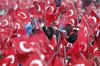 Mnogi pravijo, da Erdogan izvaja nacionalno konservativno revolucijo. Ali Turki zares postajajo konservativnejši, pa ni tako lahko oceniti. Foto: EPA