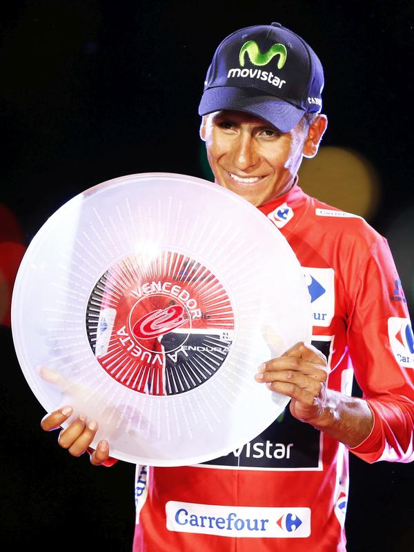 Če so lani vse tri velike etapne dirke dobili britanski kolesarji, se lahko letos zgodi, da bi tako Giro, Tour in Vuelto osvojili Južnoameričani. Leta 2016 je bil kot prvi iz celine najboljši Nairo Quintana, ki je eden izmed kar treh kapetanov Movistarja. Drugi je prvak Gira Richard Carapaz, ki pa se tako kot Kolumbijec poslavlja od legendarnega španskega moštva. Foto: EPA Če so lani vse tri velike etapne dirke dobili britanski kolesarji, se lahko letos zgodi, da bi tako Giro, Tour in Vuelto osvojili Južnoameričani. Leta 2016 je bil kot prvi iz celine najboljši Nairo Quintana, ki je eden izmed kar treh kapetanov Movistarja. Drugi je prvak Gira Richard Carapaz, ki pa se tako kot Kolumbijec poslavlja od legendarnega španskega moštva. Foto: EPA