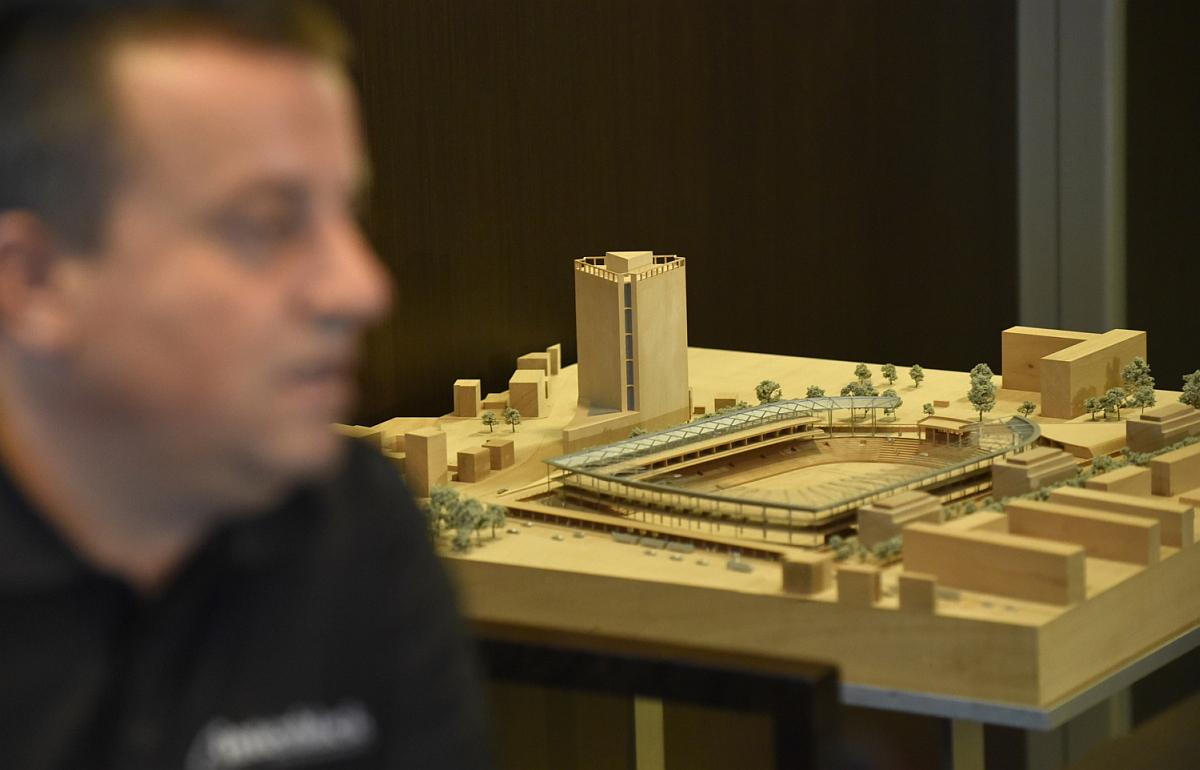 Maketa projekta Bežigrajski športni park (BŠP), ki ga želi izvesti podjetnik Joc Pečečnik. Foto: BoBo Maketa projekta Bežigrajski športni park (BŠP), ki ga želi izvesti podjetnik Joc Pečečnik. Foto: BoBo
