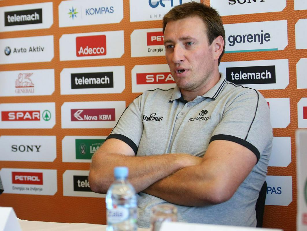 40-letni Matjaž Smodiš je svojo košarkarsko pot začel in končal v Krki. Z Virtusom in moskovskim CSKA-jem je trikrat osvojil naslov evropskega prvaka. Foto: www.alesfevzer.com 40-letni Matjaž Smodiš je svojo košarkarsko pot začel in končal v Krki. Z Virtusom in moskovskim CSKA-jem je trikrat osvojil naslov evropskega prvaka. Foto: www.alesfevzer.com