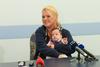 Deklica, danes stara sedem mesecev, lepo napreduje. V bolnišnici ni več, še vedno pa diha s pomočjo prenosne kisikove jeklenke. Po ocenah stroke posledic zaradi prezgodnjega rojstva ne bo imela, svoje vrstnike pa bo dohitela pri okoli treh letih starosti. Foto: Univerzitetni klinični center Ljubljana Foto: