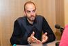 Matija Črešnar spada med mlade arheologe, ki pri svojem delu precej uporabljajo moderne tehnologije. Foto: MMC/Miloš Ojdanić